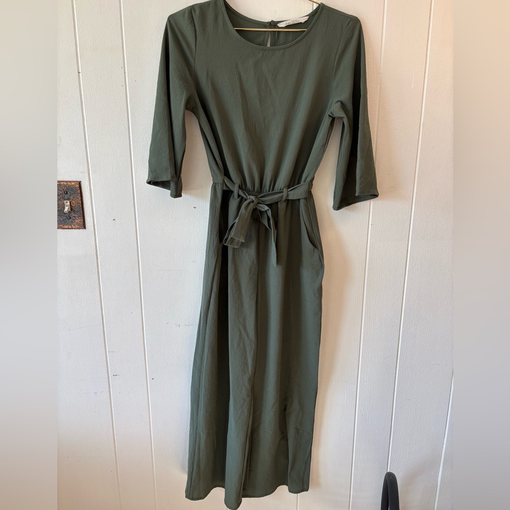 H&M Olive Green Mid Sleeve Jumpsuit Size 14 US
